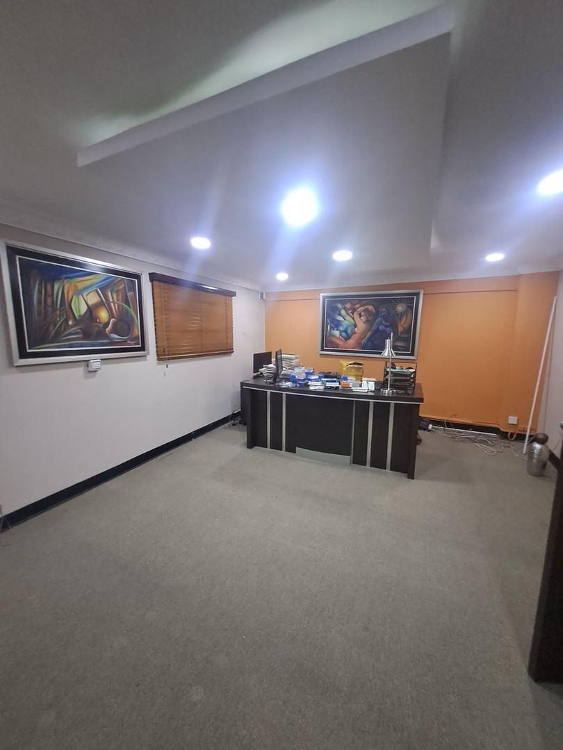 oficinas y locales comerciales - Alquilo Local 80 mts en la 27 febrero  2