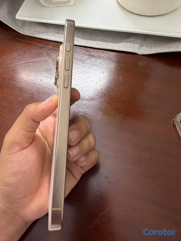 celulares y tabletas - En venta iPhone 16 Pro Max 6