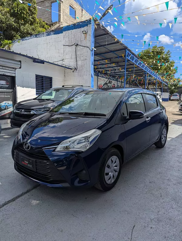 carros - TOYOTA VITZ 1