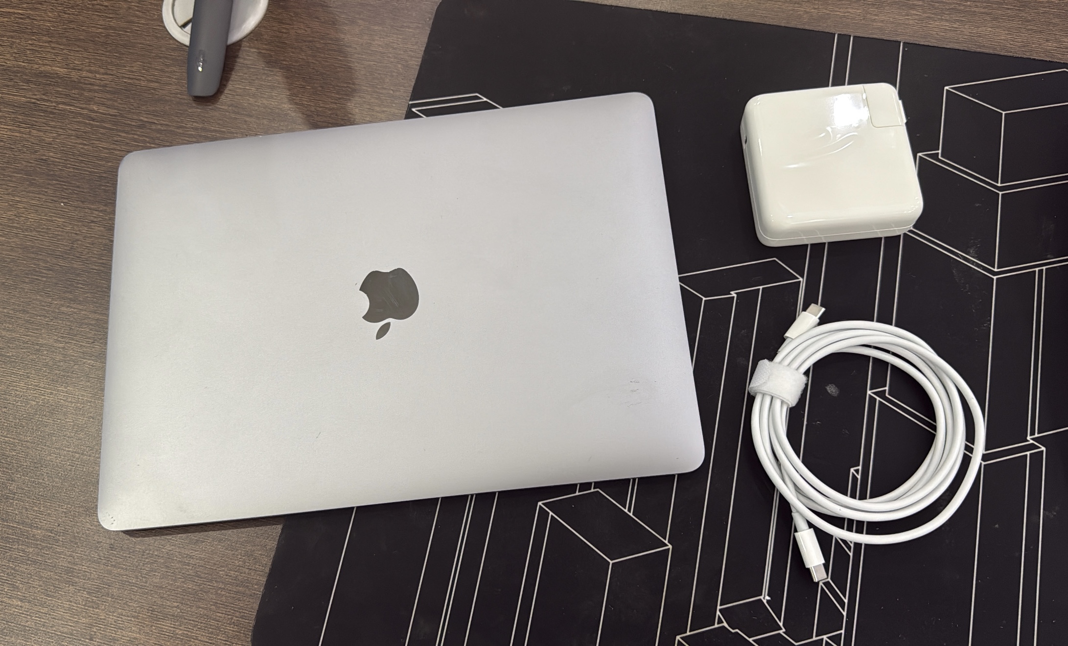 computadoras y laptops - MacBook Air 13.3 - inch / I5 INTEL Core / 8GB RAM 