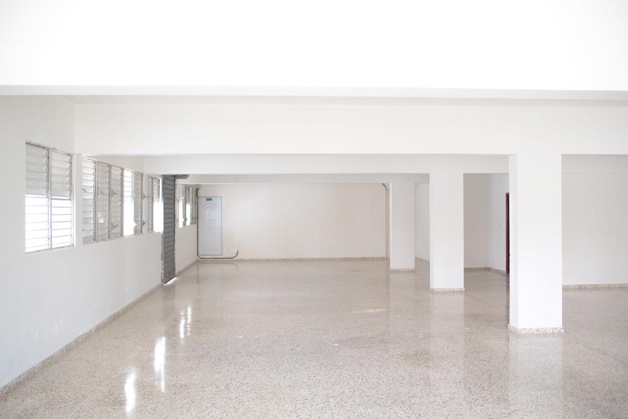 oficinas y locales comerciales - Local en Evaristo Morales 3
