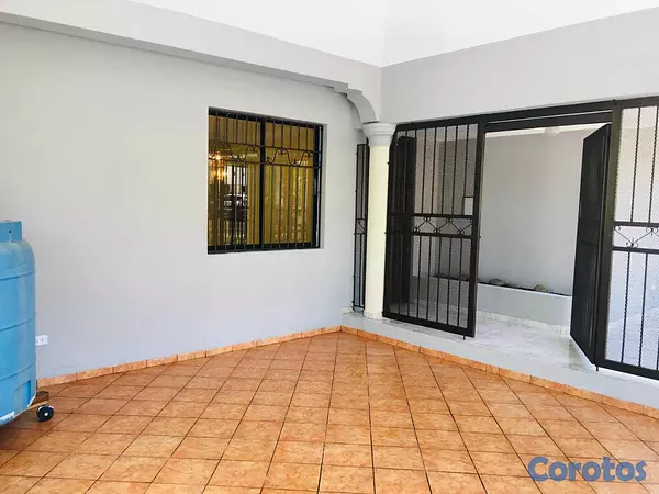 casas - Se vende Amplia Casa En Santiago  5