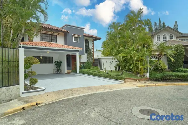 casas -  Casa en Cuesta Hermosa 3 con 4 parqueos  5