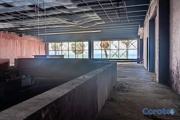 oficinas y locales comerciales - Vendo Local Comercial en Zona Universitaria  6