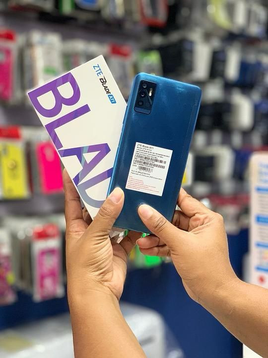 celulares y tabletas - ZTE BLADE A71 (64GB 3GB RAM) 