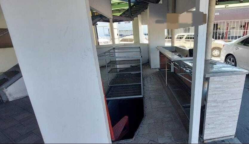 oficinas y locales comerciales - Local en alquiler #23-2064 baños, oficinas, puertas de vidrio, ideal para restau 8