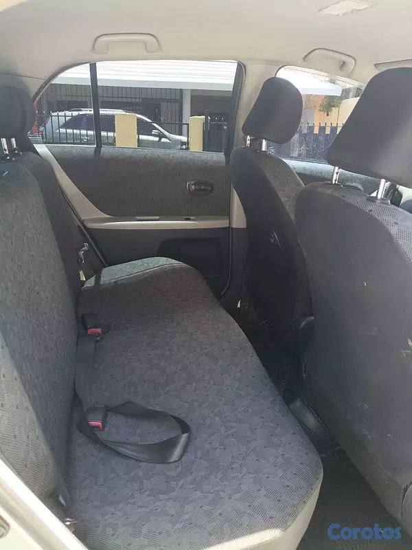 carros - 2009 Toyota Vitz 1