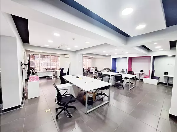 oficinas y locales comerciales - Local céntrico y comercial  8