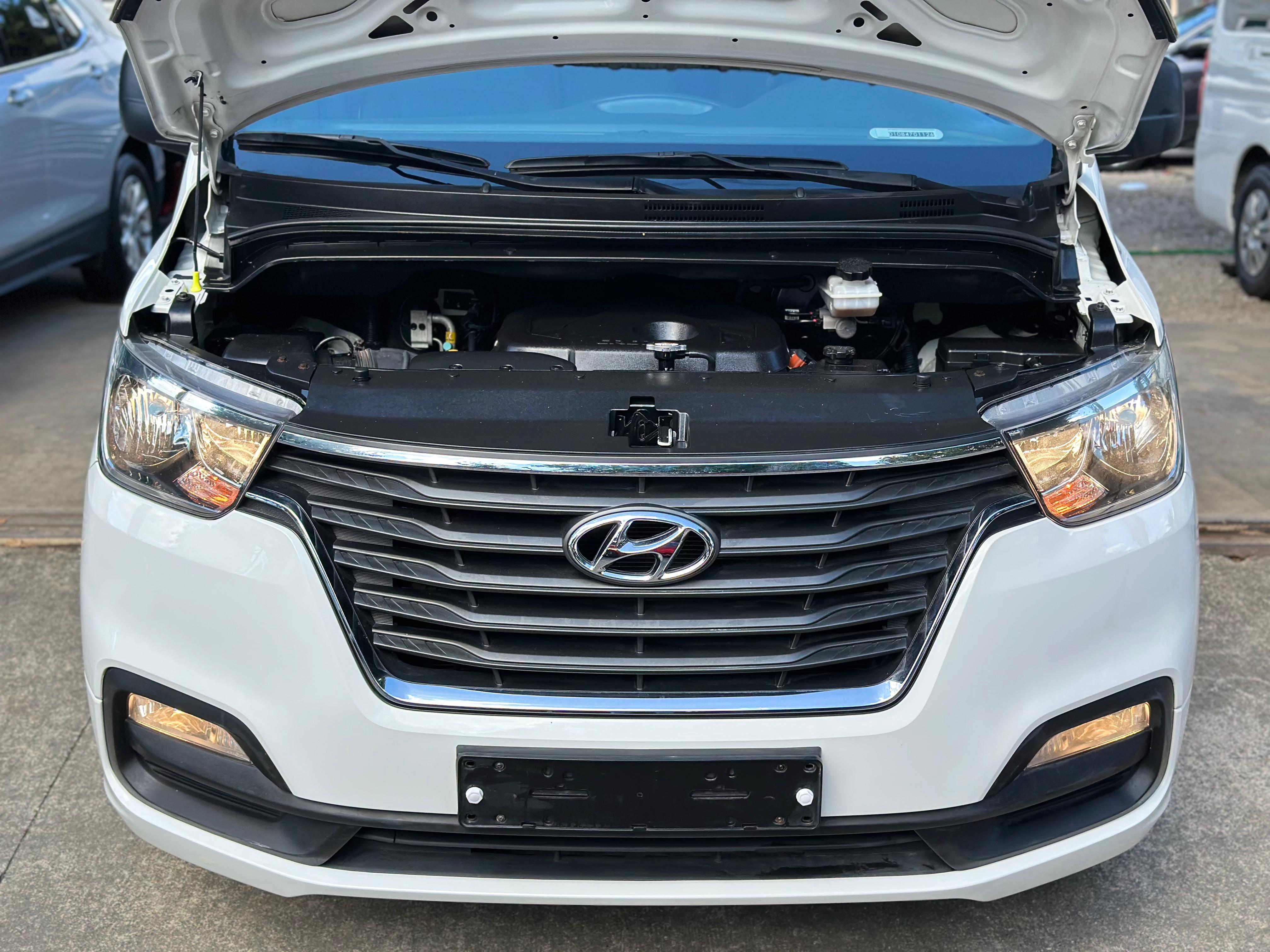 jeepetas y camionetas - 2019 HYUNDAI GRAND STAREX 12 PASAJEROS 9