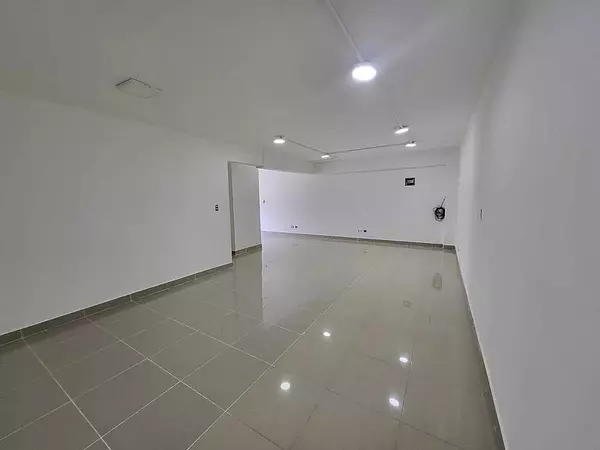 oficinas y locales comerciales - Local céntrico en el millon 2