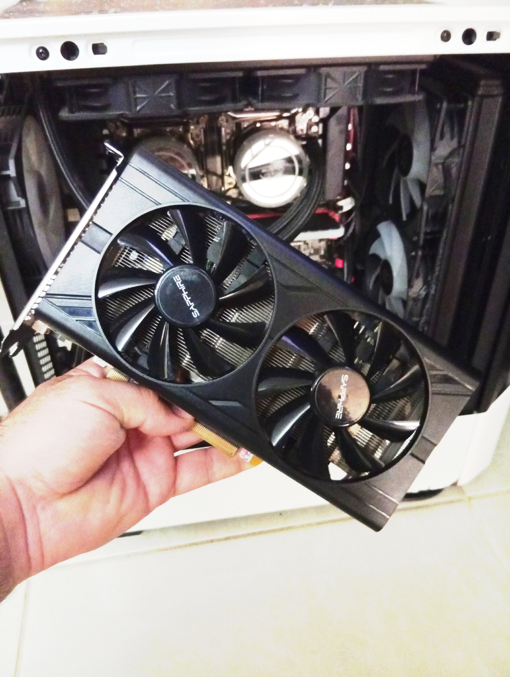 computadoras y laptops - 
RX 580 – 8GB GDDR5
¿Querés jugar en alto rendimiento sin romper el bolsillo?
 2