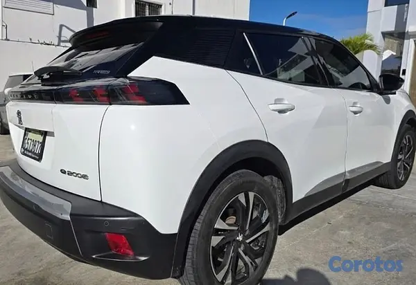 jeepetas y camionetas -  *Oportunidad* Venta de vehículo Peugeot e2008 2020 Como Nuevo 2