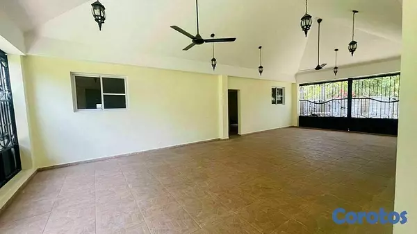oficinas y locales comerciales - Propiedad comercial en alquiler  4