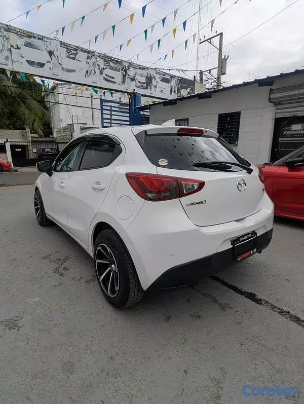 carros - MAZDA DEMIO 2020 10