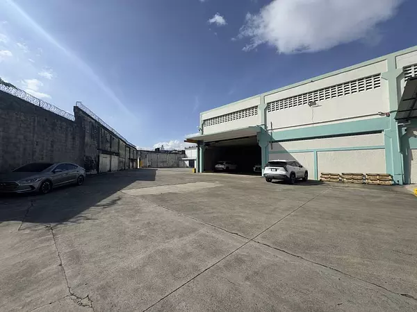 oficinas y locales comerciales - Nave Industrial en Villa Juan Santo Domingo 3