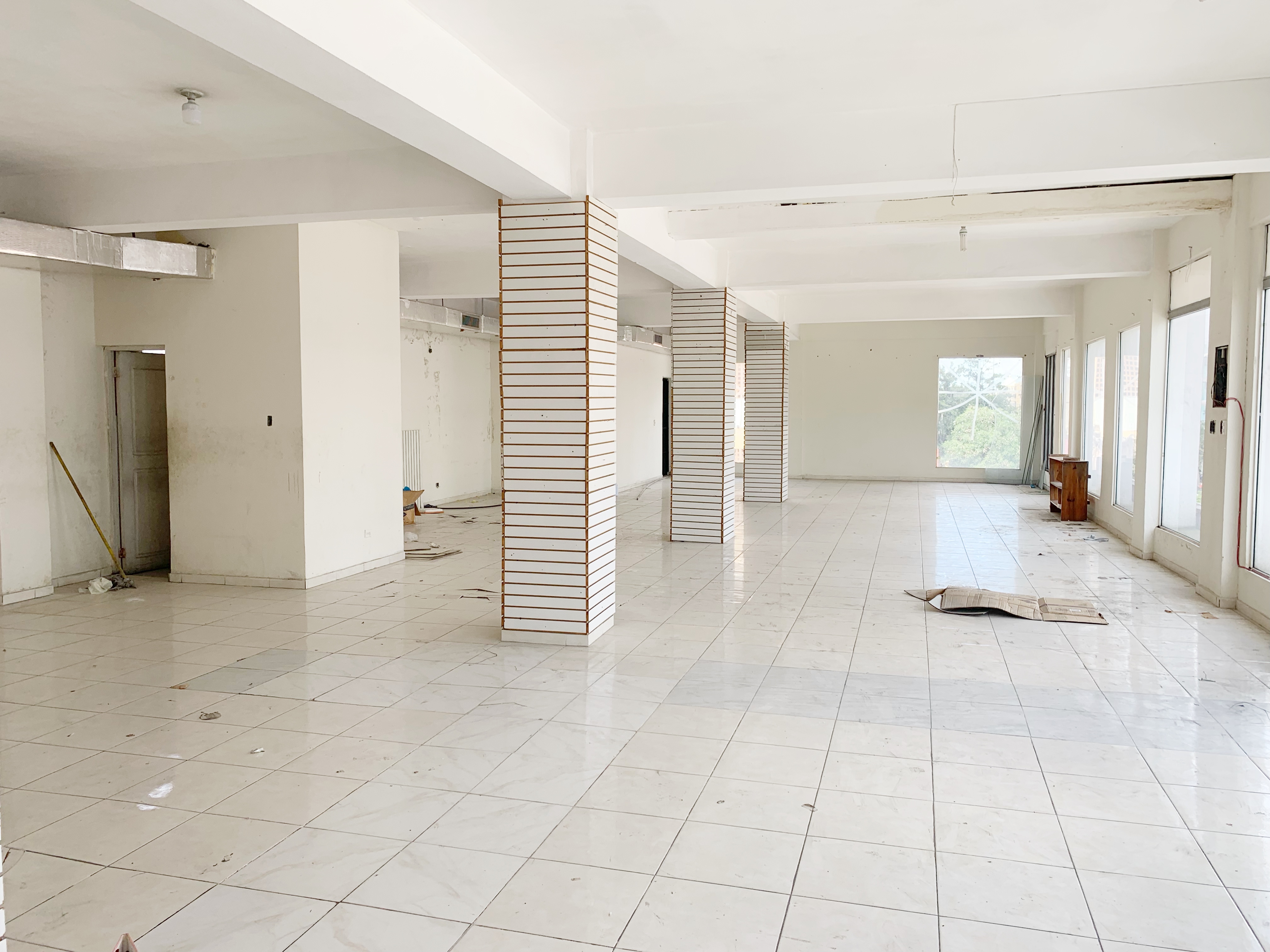 oficinas y locales comerciales - Local céntrico en la Duarte  1