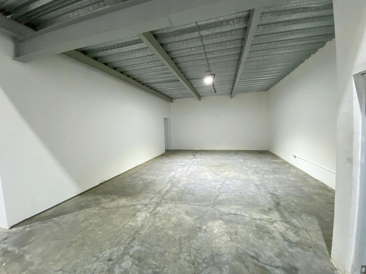 oficinas y locales comerciales - Nave céntrica en Venta  2