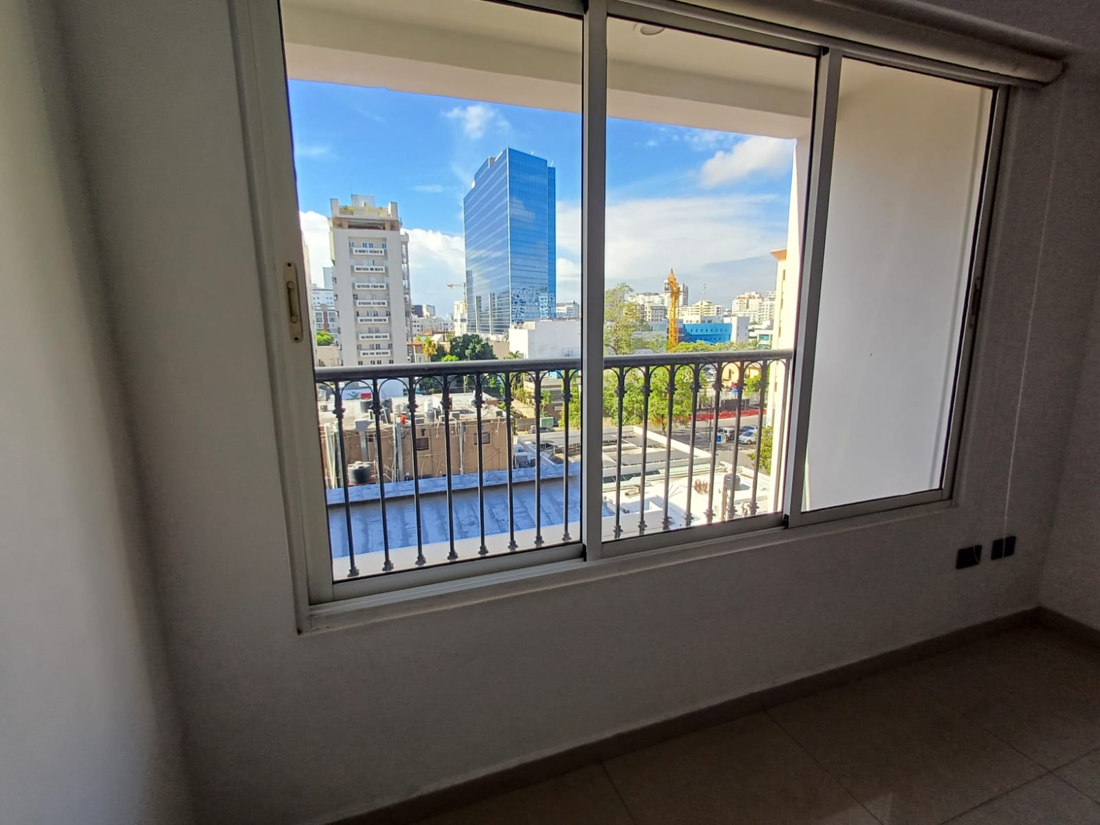 apartamentos - RENTO APARTAMENTO SIN AMUEBLAR EN NACO ASC PLANTA  4