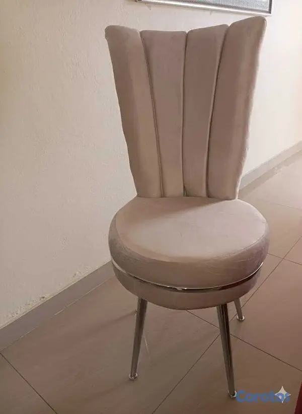 muebles y colchones - Comedor de 6  sillas, tono crema  y metal  platiad 5