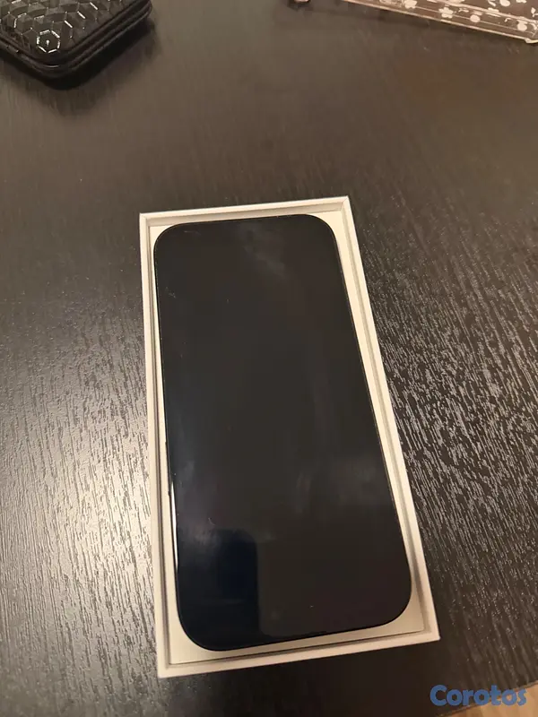 celulares y tabletas - Vendo IPhone 16 pro 256 GB.   4