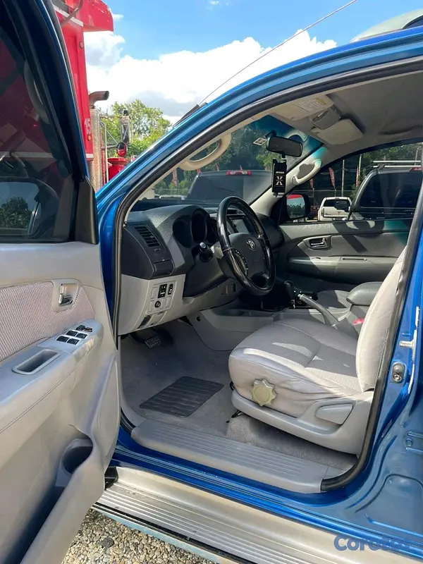 jeepetas y camionetas - Toyota hilux 2010 2