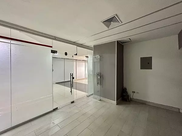 oficinas y locales comerciales - 🔵Alquilo Local 306 mts 2do piso en naco 
 2