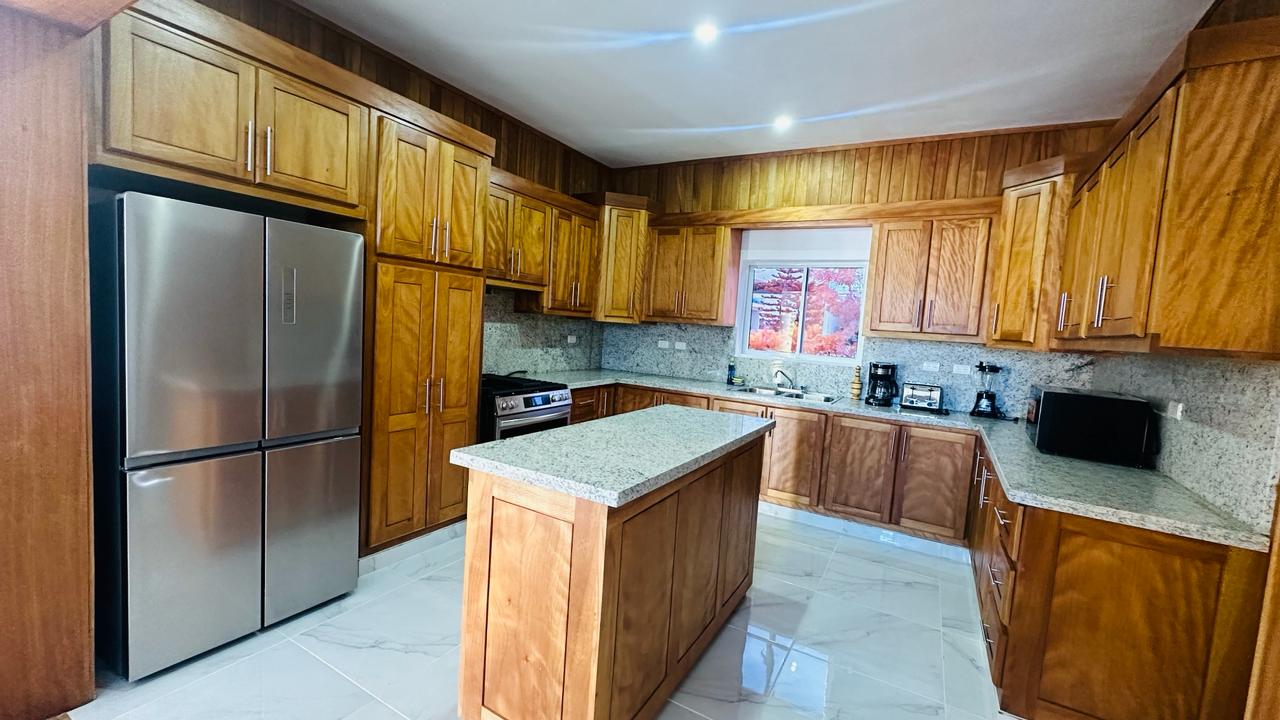 casas vacacionales y villas - CASA MODERNA Y AMPLIA CON PISCINA 4HAB 4BAÑ   6