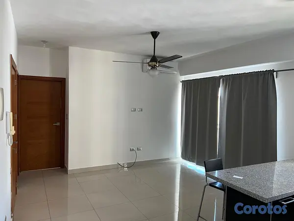 apartamentos - ALQUILO APTO de 1 HAB, 7MO. NIVEL, BALCON, ENS. PI 3