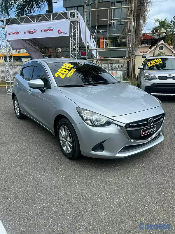 carros - Mazda Demio 2019 3