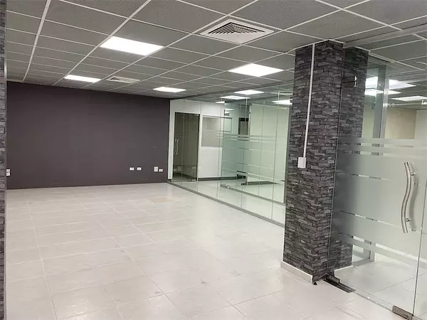 oficinas y locales comerciales - Local corporativo en evaristo 9