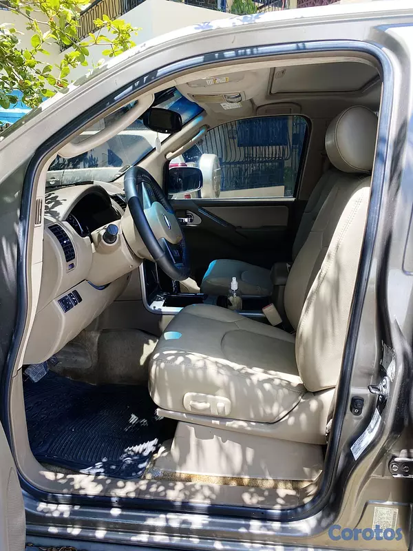 jeepetas y camionetas - Nissan Pathfinder 2005 Marron Version Se 9