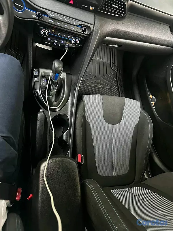 carros - hiunday veloster 2019 3