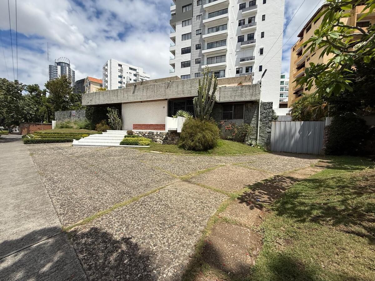 solares y terrenos - Solar en Naco Av. Principal Se Recibe Bitcoin