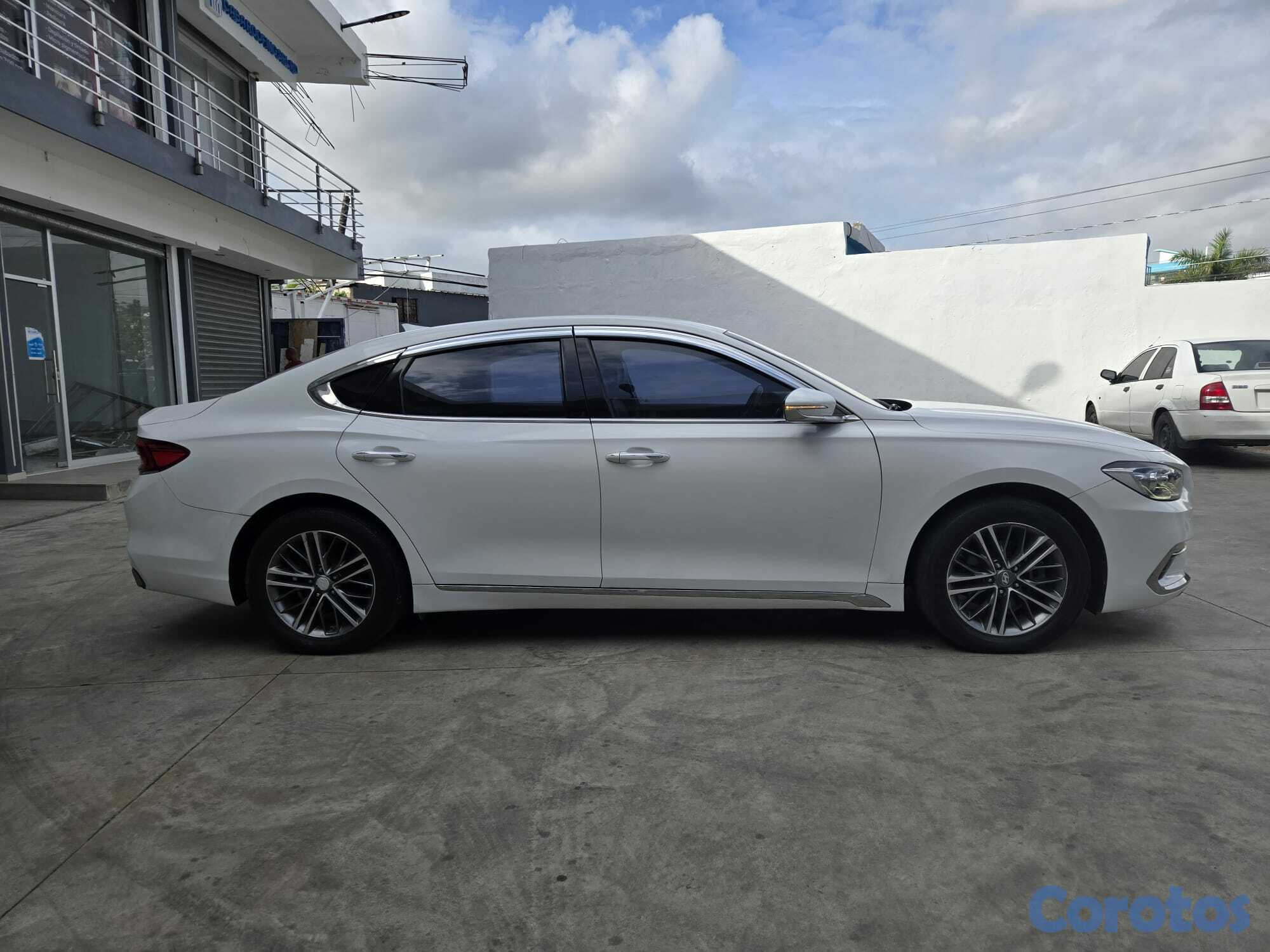 carros - HYUNDAI GRANDEUR 2018 BLANCO 11