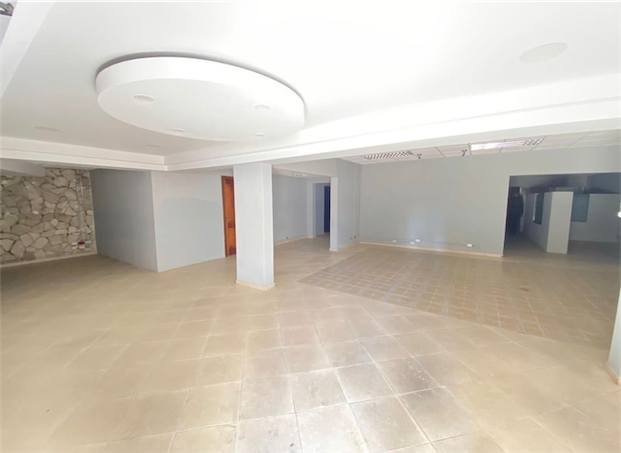 oficinas y locales comerciales - Local amplio dos niveles 6