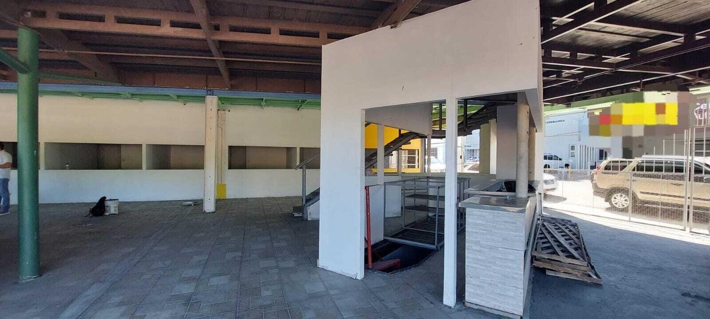 oficinas y locales comerciales - Local en alquiler #23-2064 baños, oficinas, puertas de vidrio, ideal para restau 7
