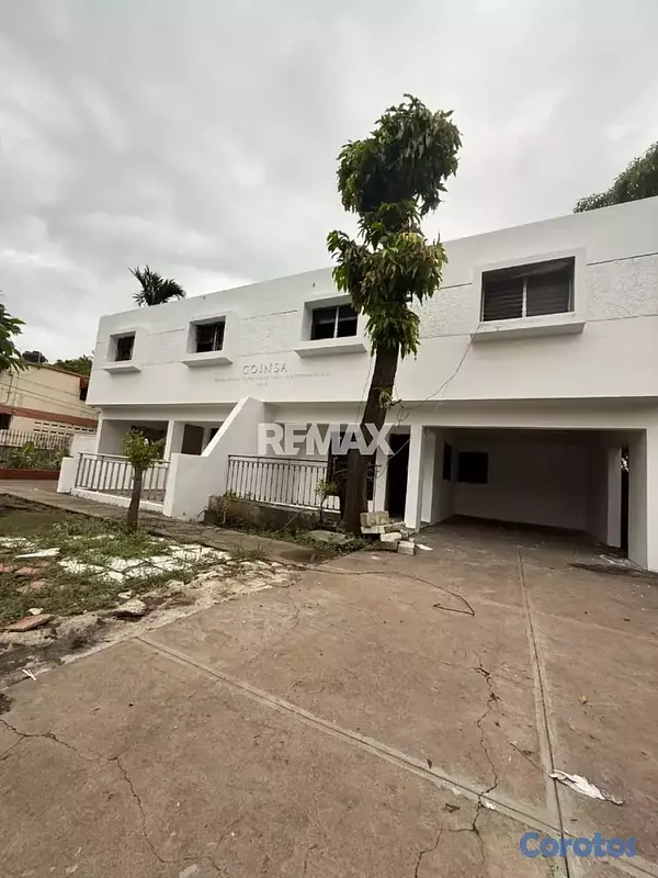oficinas y locales comerciales - Nave industrial de 600mt2 en alquiler en Renacimie 8