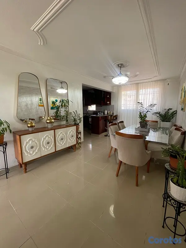 apartamentos - Apartamento con ubicación céntrica, ascensor y parqueo techado de oportunidad  4