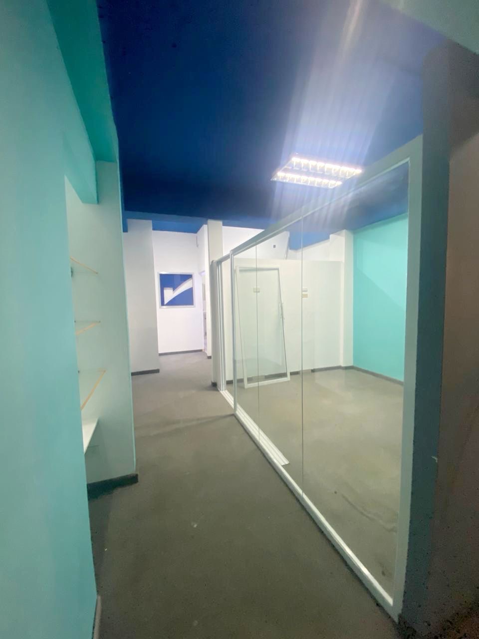 oficinas y locales comerciales - Local céntrico en el millon 8