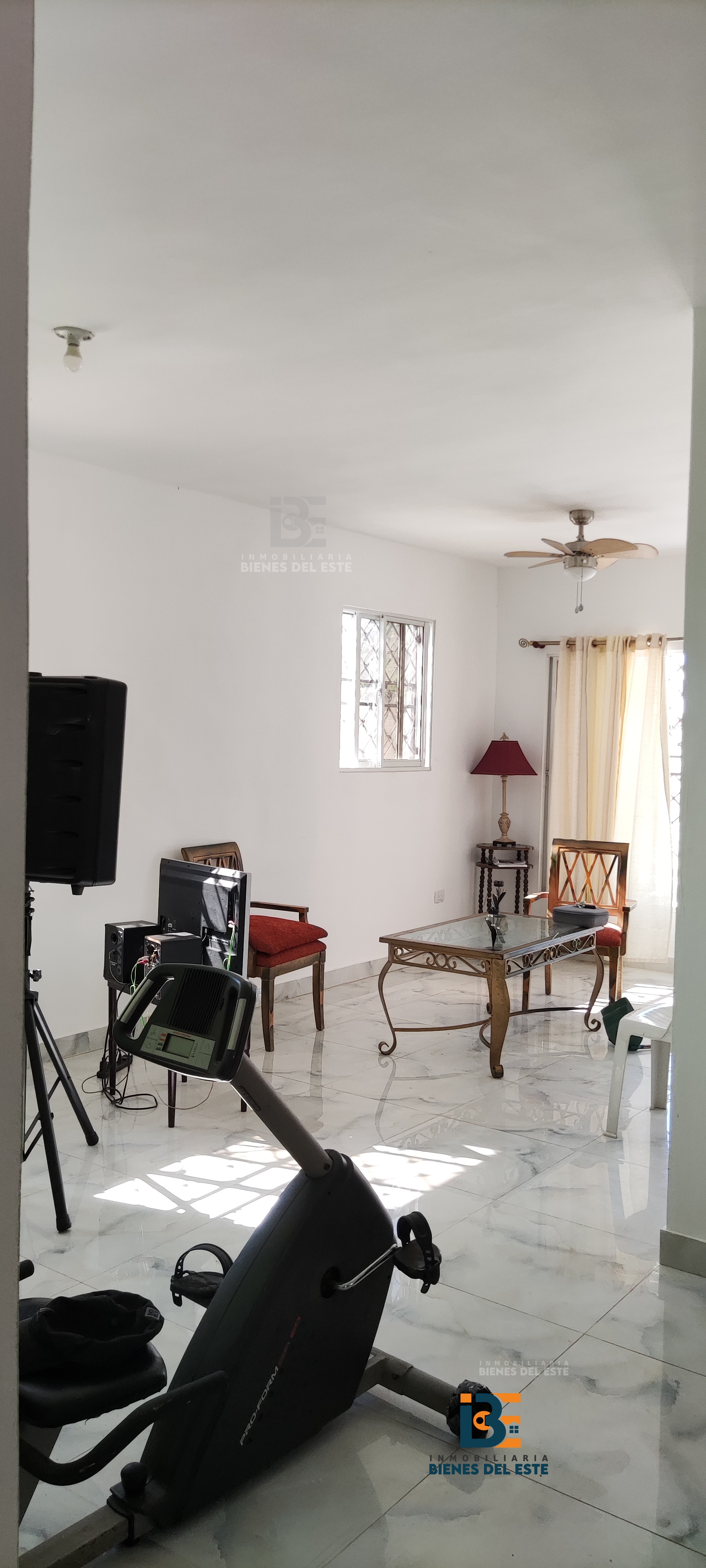 casas - Se Vende  Moderna Casa en Villa Cesarina 9