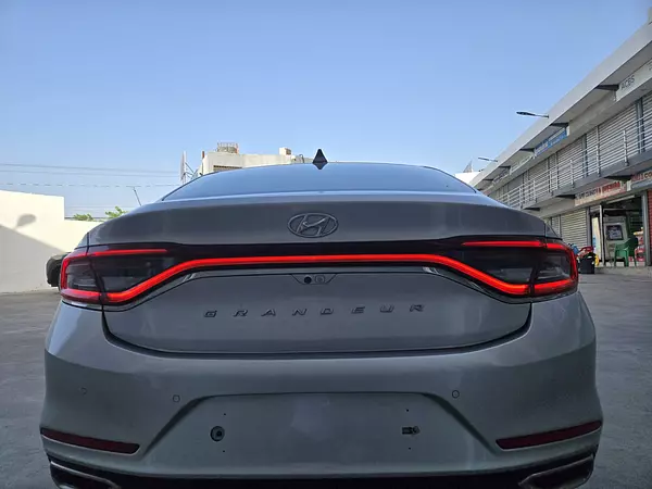 carros - HYUNDAI GRANDEUR 2020 GRIS 4