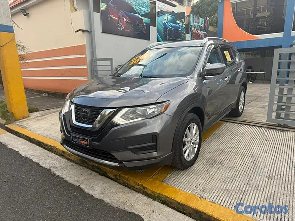 jeepetas y camionetas - Nissan Rogue SV 2020 10