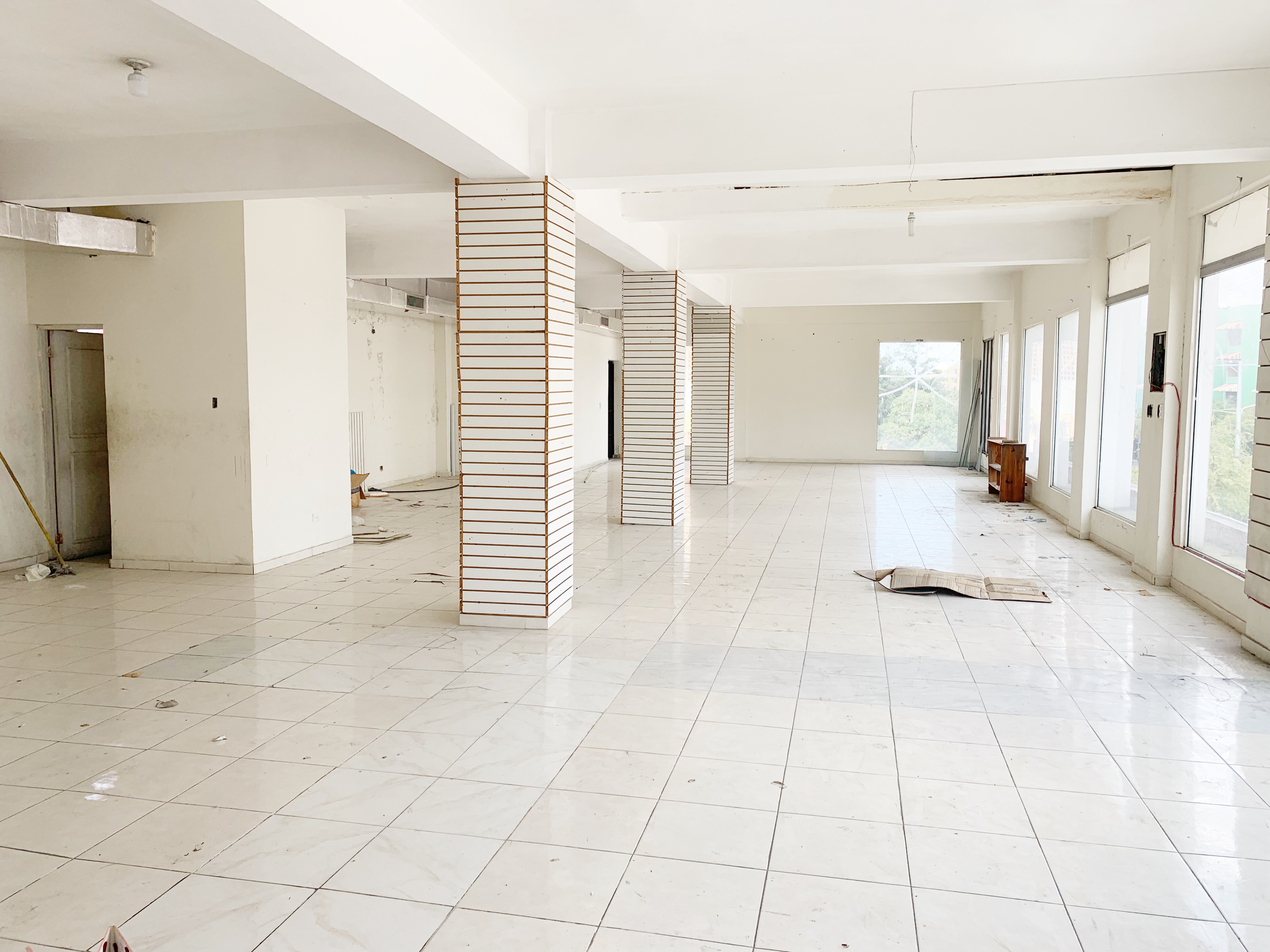 oficinas y locales comerciales - Local céntrico en la Duarte  4