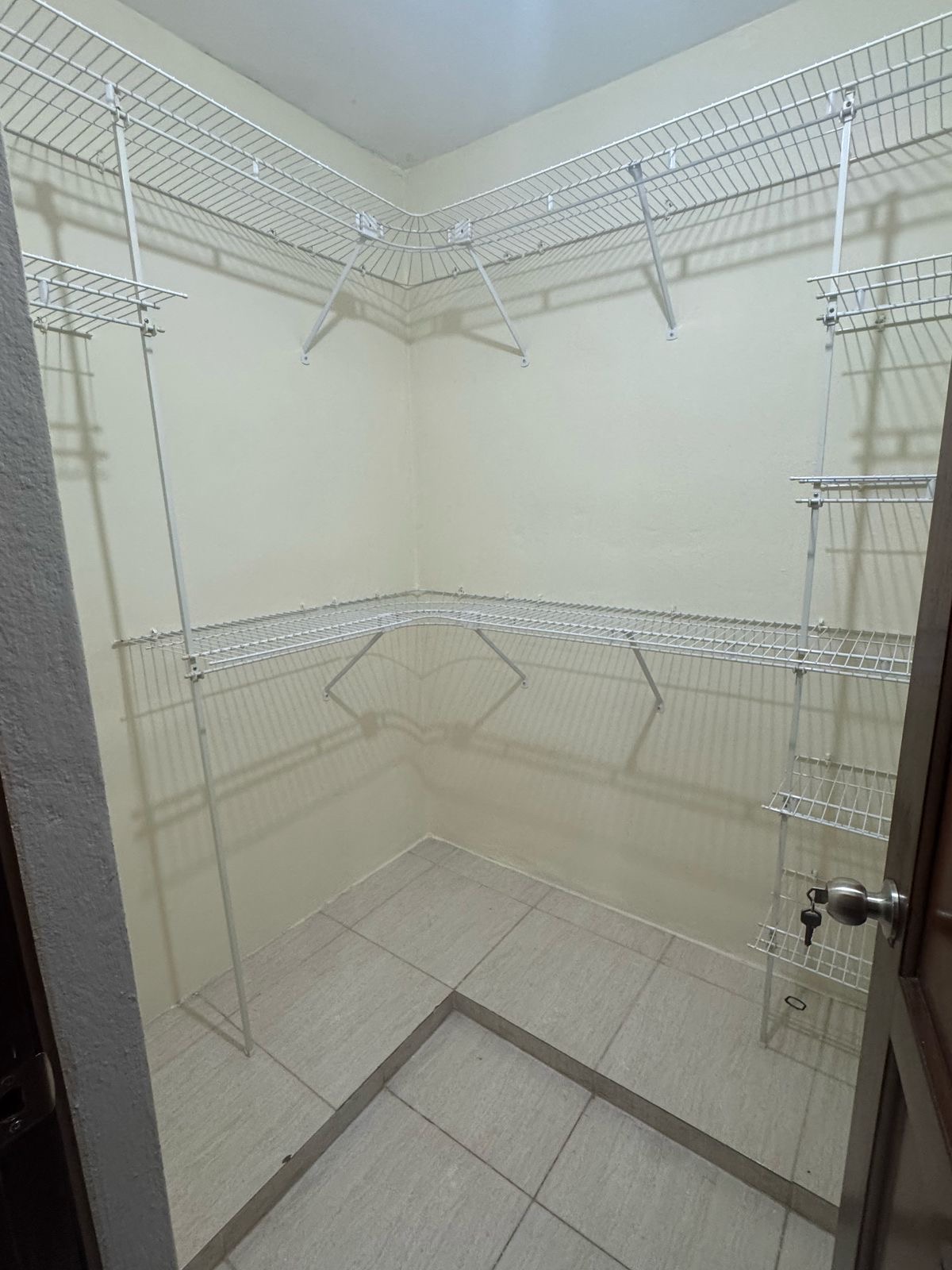 apartamentos - se alquila hermoso apartamento en una de las mejores zonas, un clásico. 
 7