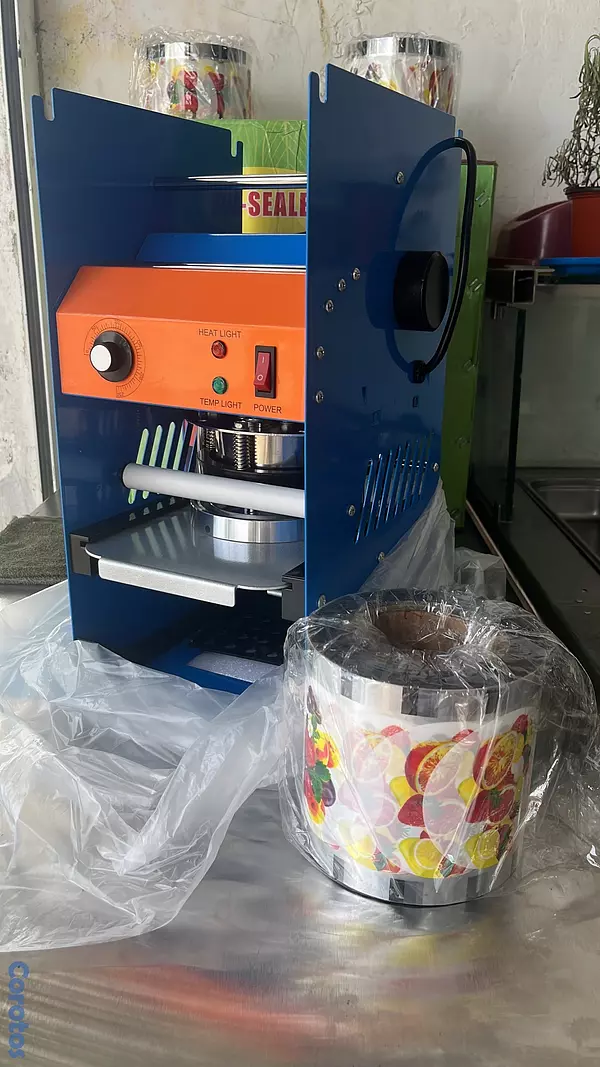 equipos profesionales - Máquina selladora de Vasos  2