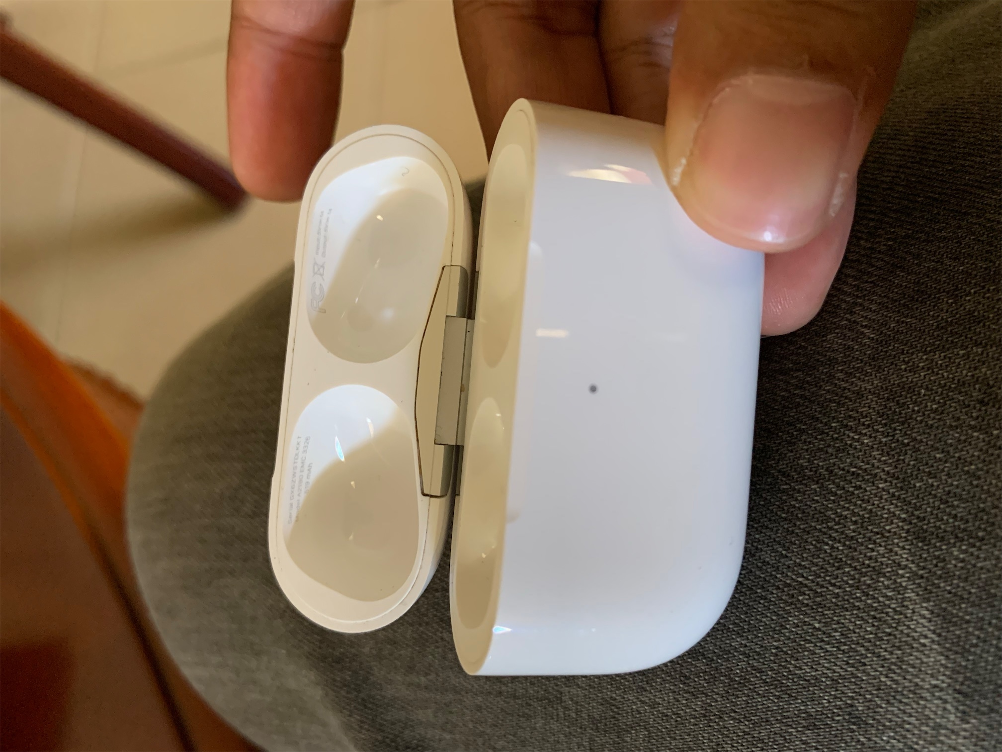 camaras y audio - Cargador de AirPods Pro Original
AirPods Pro charging case 1