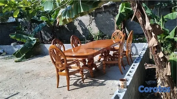 muebles y colchones - Juego de comedor y su vitrina.  2
