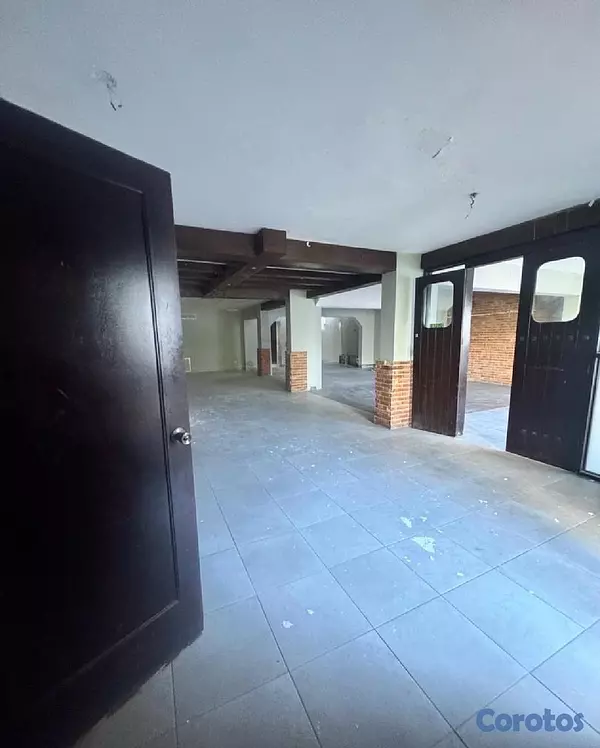 oficinas y locales comerciales - hermoso local en alquiler  5
