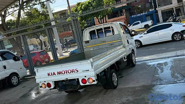 jeepetas y camionetas - 2020 KIA BONGO III AUTOMATICO 8