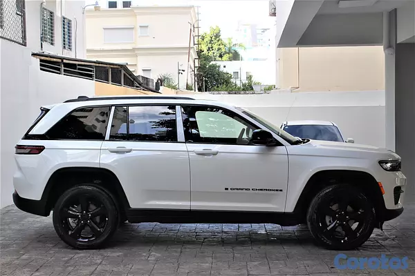 jeepetas y camionetas - Jeep Grand Cherokee Altitude 3